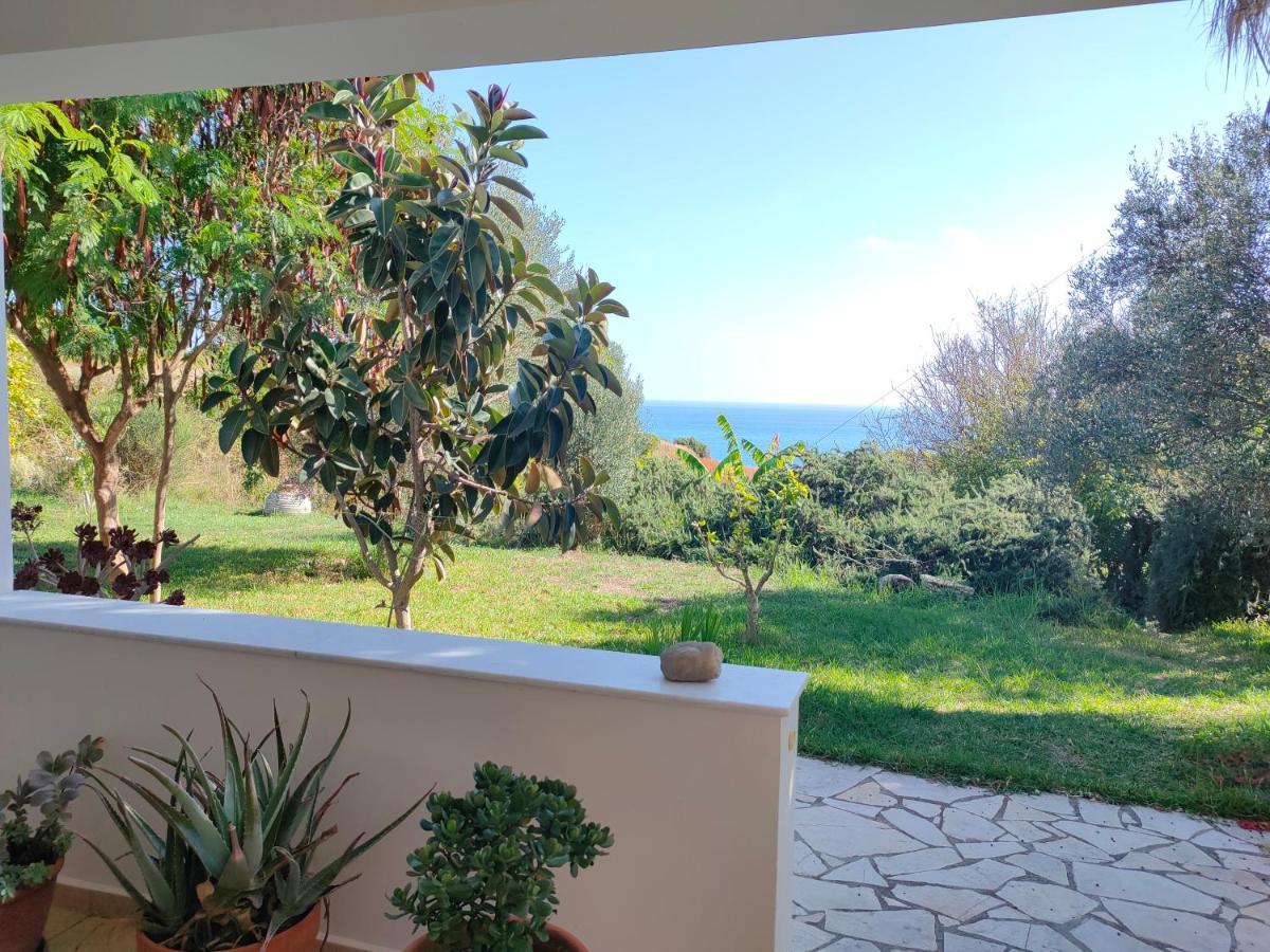 Kalamies - Secluded Beach Apartments Skala  エクステリア 写真